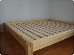 postel borovice masiv přírodní